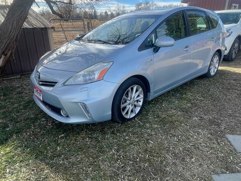 Used 2012 Toyota Prius V Five image 1