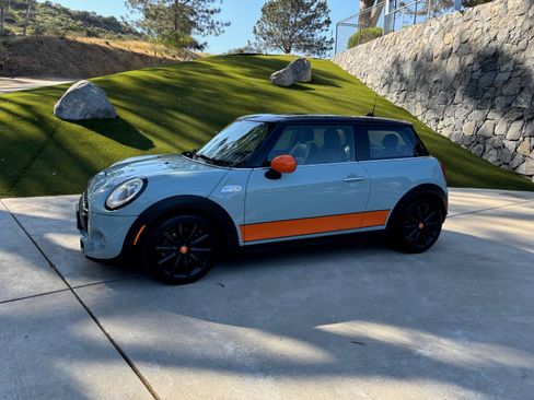 Used 2018 MINI Cooper S image 2