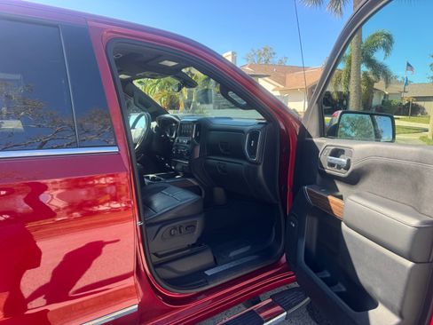 Used 2021 Chevrolet Silverado 1500 High Country w/ Technology Package image 13