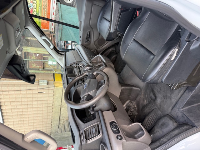 Used 2020 Ford Transit 250 Medium Roof w/ Load Area Protection Package RWD image 4