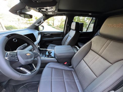 Used 2026 Chevrolet Tahoe High Country image 9