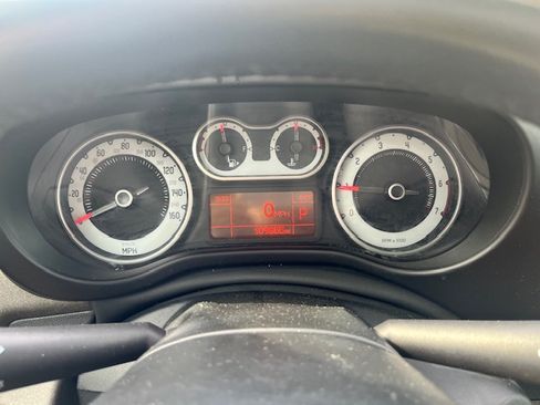 Used 2014 FIAT 500L Trekking w/ Popular Equipment Group FWD image 8