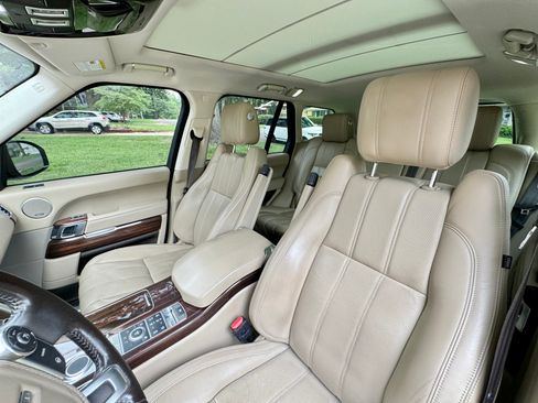 Used 2016 Land Rover Range Rover HSE image 2