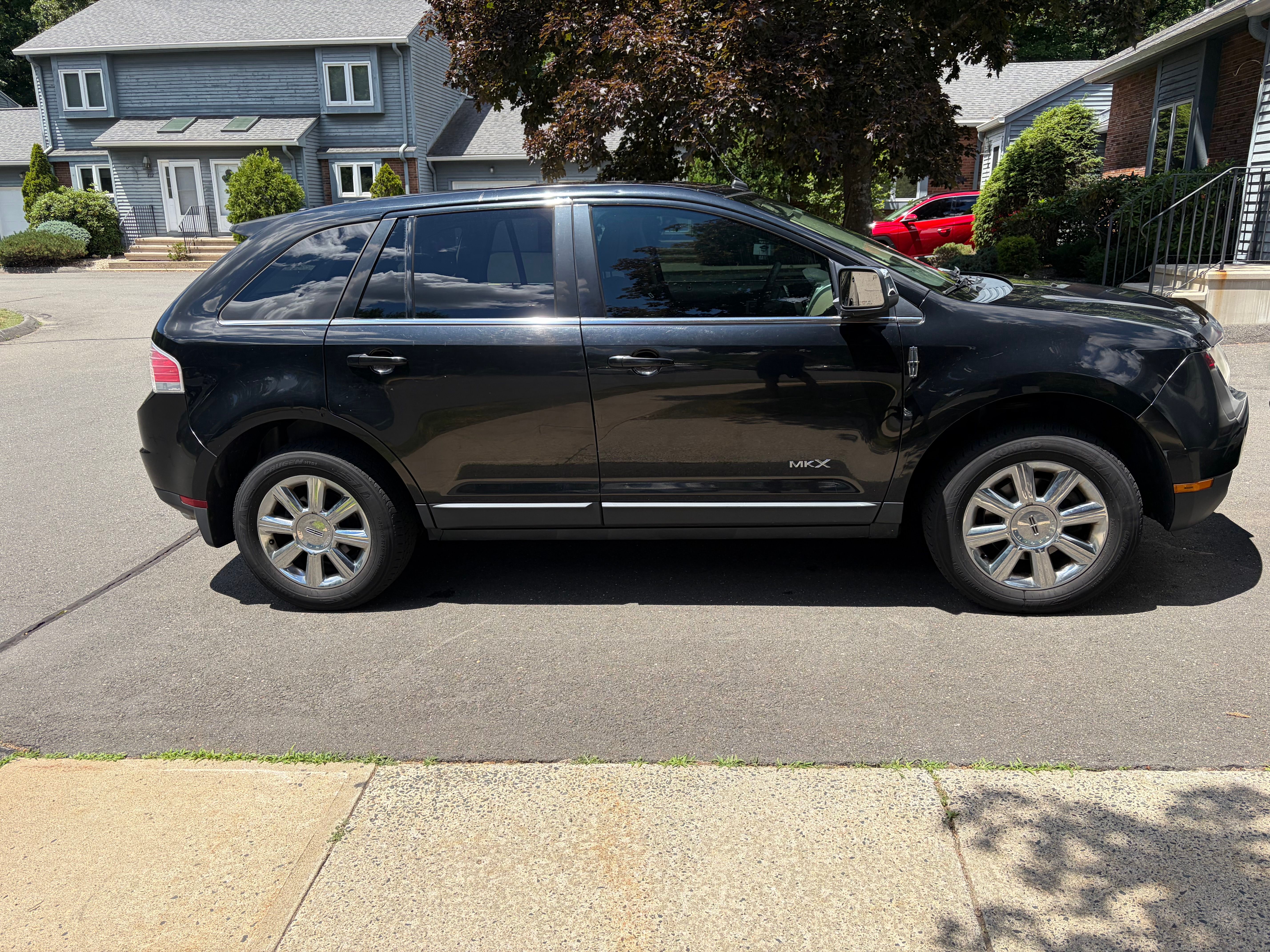 Used 2008 Lincoln MKX AWD image 2