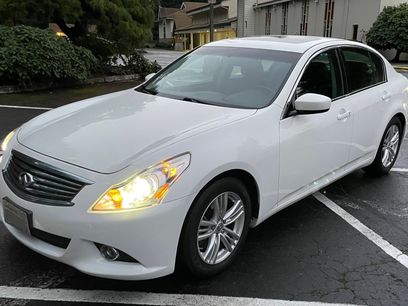Used 2013 INFINITI G37 Journey w/ Premium Pkg