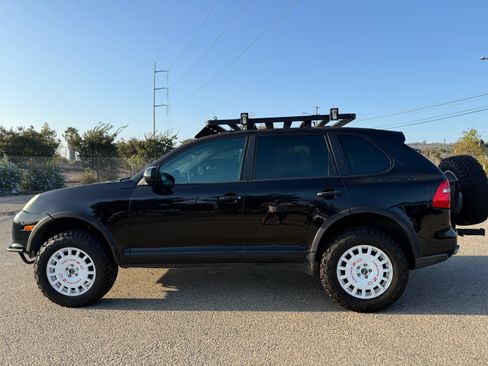 Used 2008 Porsche Cayenne Turbo image 2