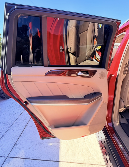 Used 2013 Mercedes-Benz GL 550 4MATIC image 15