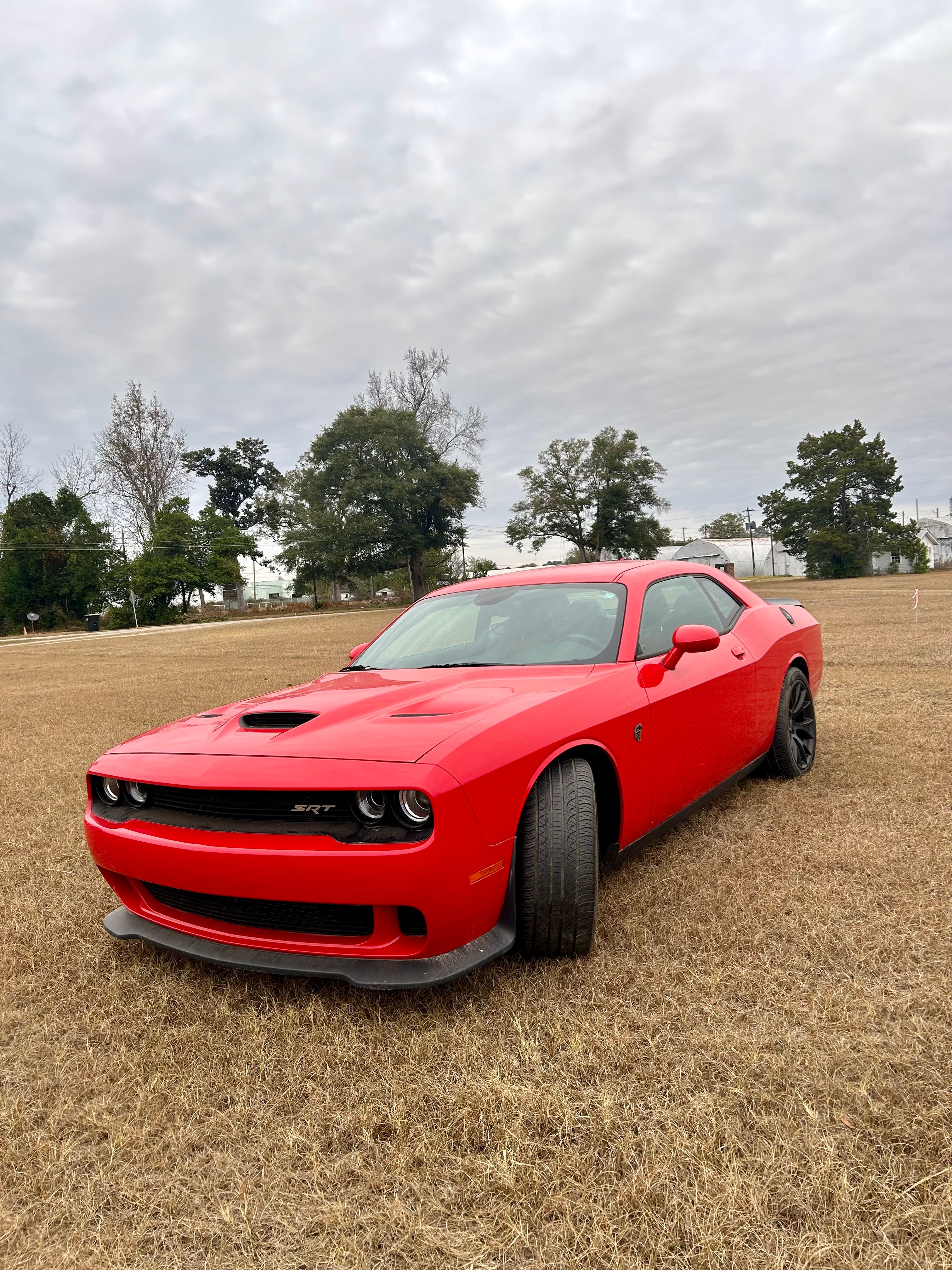 Used 2015 Dodge Challenger SRT Hellcat RWD image 1
