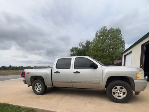 Used 2008 Chevrolet Silverado 1500 LT w/ Power Pack Plus image 4