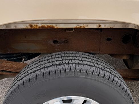 Used 2005 Chevrolet Silverado 2500 LS image 24