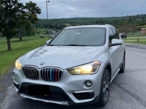 Used 2018 BMW X1 xDrive28i AWD/4WD image 1