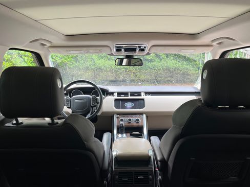 Used 2014 Land Rover Range Rover Sport HSE image 12
