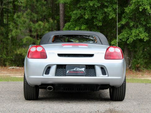 Used 2003 Toyota MR2 RWD image 11