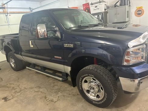 Used 2006 Ford F250 XLT AWD/4WD image 1