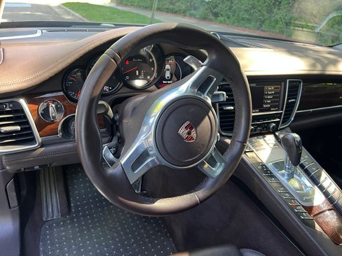 Used 2011 Porsche Panamera Turbo image 17