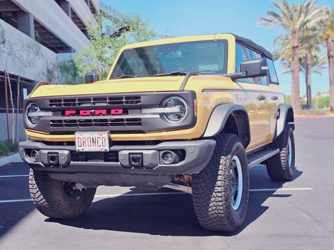 Used 2024 Ford Bronco Heritage Edition image 2