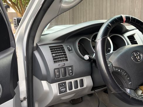 Used 2007 Toyota Tacoma PreRunner RWD image 11
