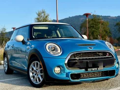 Used 2018 MINI Cooper S image 4