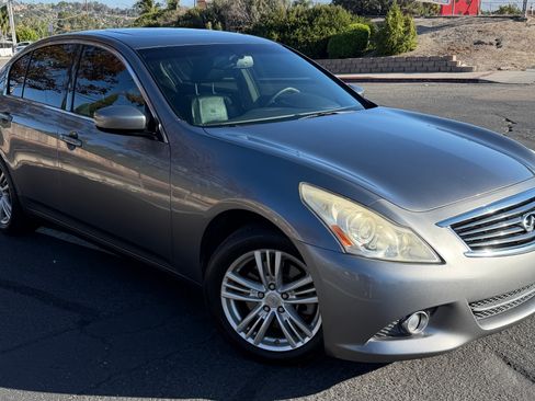 Used 2010 INFINITI G37 Journey w/ Premium Pkg RWD image 2