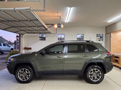 Used 2021 Jeep Cherokee Trailhawk w/ Sun, Sound & Nav Group image 4