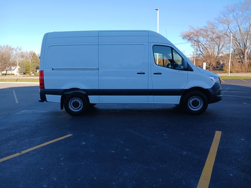 Used 2020 Mercedes-Benz Sprinter 2500 image 22