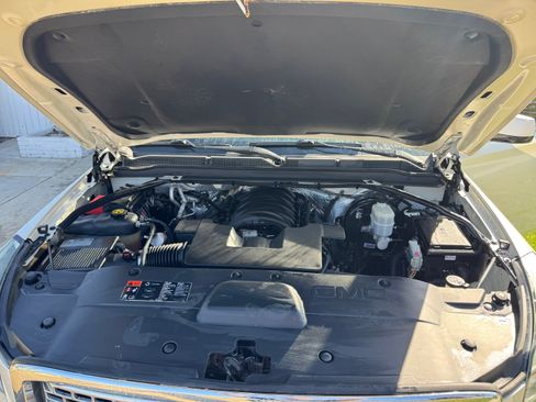 Used 2015 GMC Yukon XL SLT w/ Open Road Package image 8