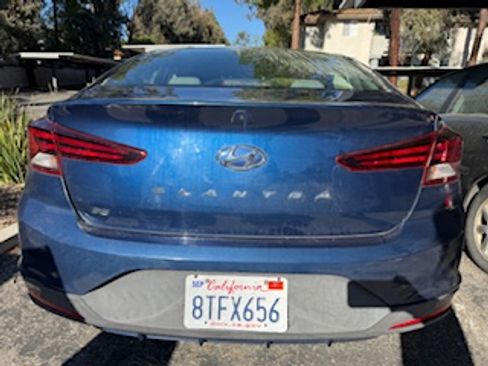 Used 2020 Hyundai Elantra SE image 2