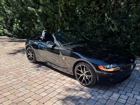 Used 2004 BMW Z4 2.5i RWD image 13
