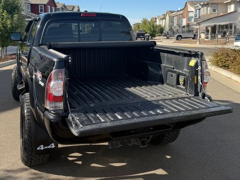 Used 2011 Toyota Tacoma 4x4 Double Cab w/ TRD Sport Pkg image 6