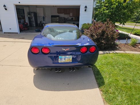 Used 2005 Chevrolet Corvette Coupe w/ Preferred Equipment Group RWD image 4