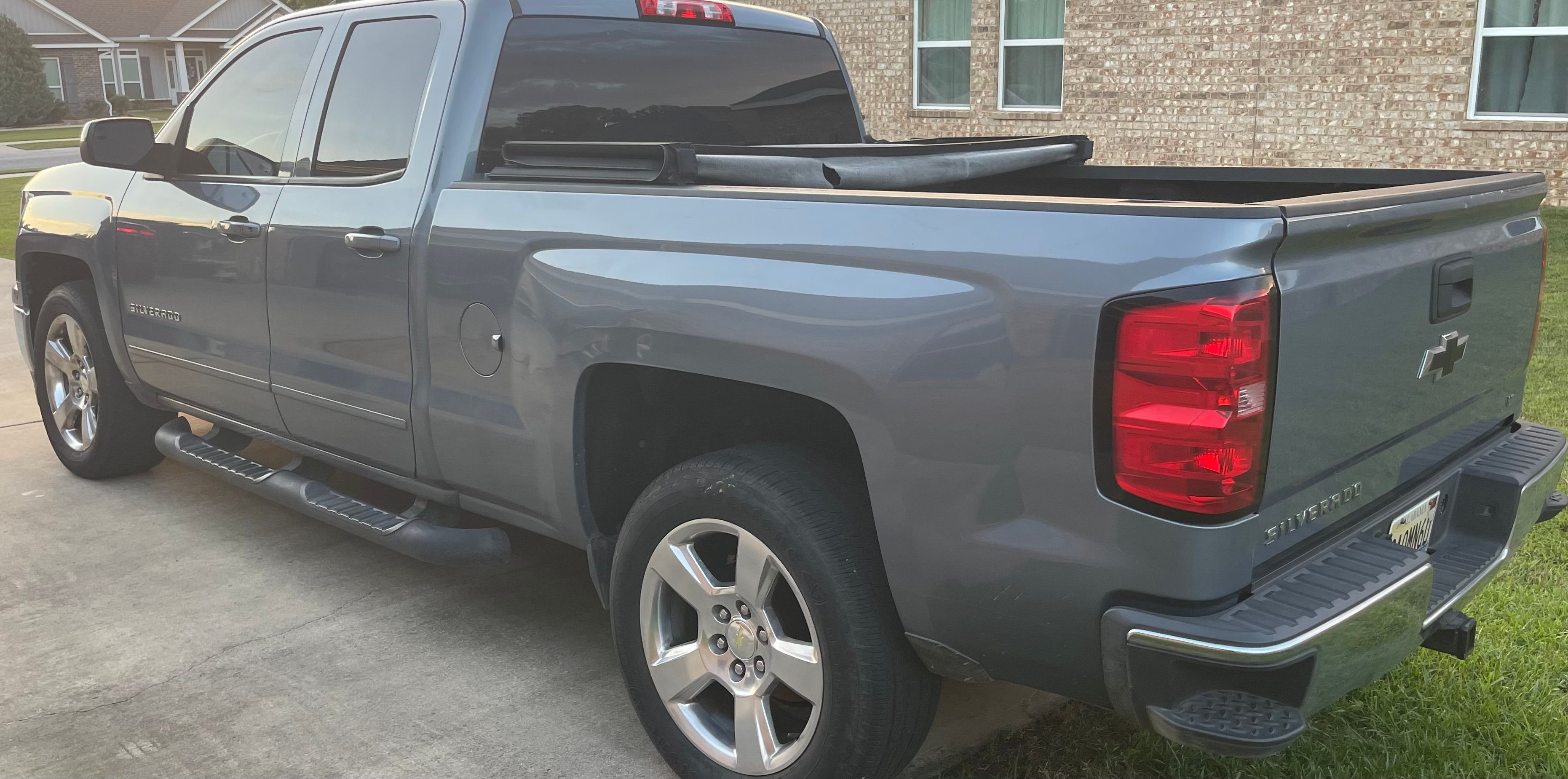 Used 2015 Chevrolet Silverado 1500 LT w/ LT Convenience Package RWD image 4