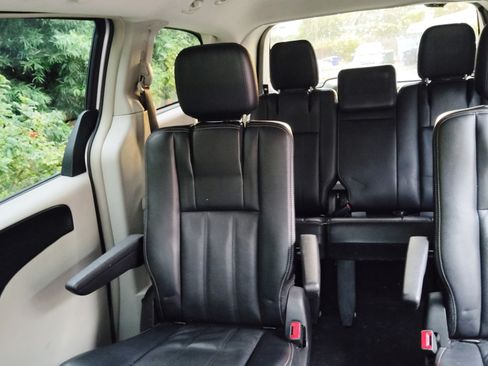 Used 2012 Chrysler Town & Country Touring w/ Entertainment Group #1 image 14