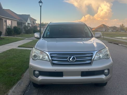 Used 2010 Lexus GX 460 w/ Comfort Plus Pkg AWD/4WD image 9