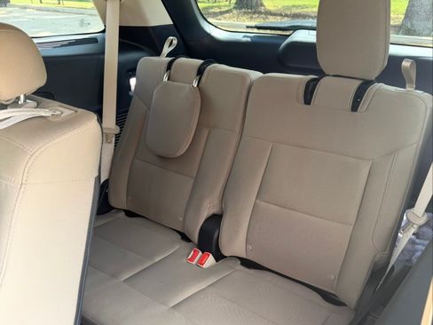 Used 2021 Ford Explorer 2WD image 9