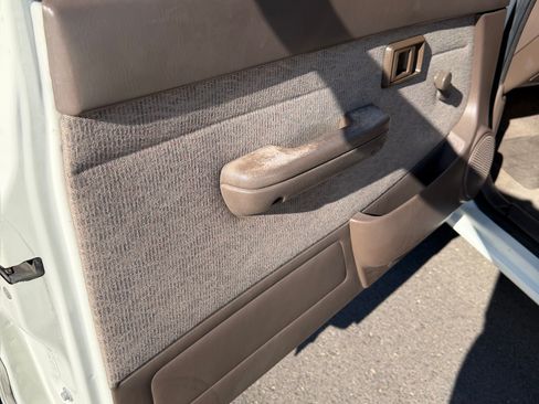 Used 1998 Toyota Tacoma 2WD Xtracab image 9