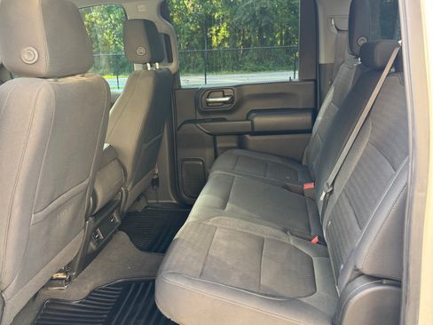 Used 2022 Chevrolet Silverado 2500 Custom w/ Custom Convenience Package AWD/4WD image 12
