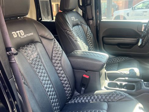 Used 2021 Jeep Wrangler Unlimited Sport w/ Sun And Sound Package AWD/4WD image 14