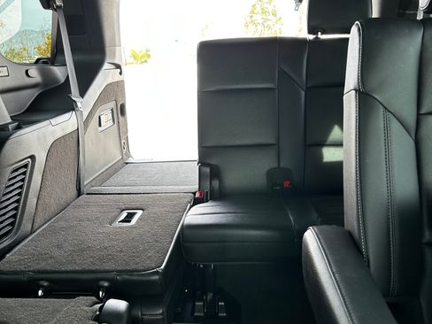 Used 2023 Cadillac Escalade Luxury image 19