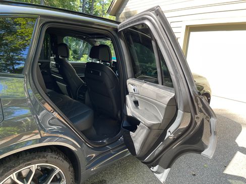 Used 2025 BMW X5 xDrive50e w/ Executive Package AWD/4WD image 5