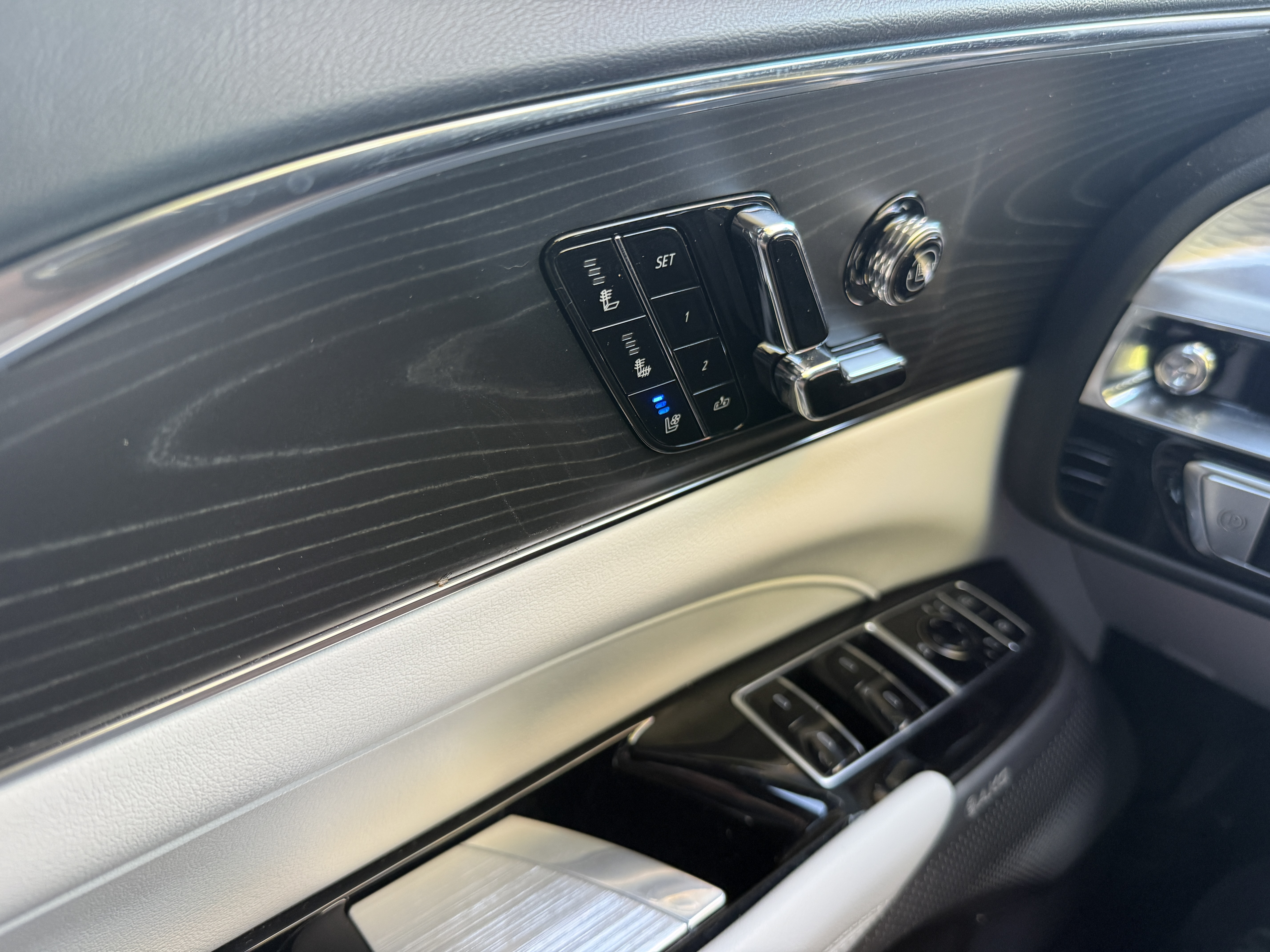 Used 2024 Cadillac Lyriq Sport w/ LPO, Floor Liner Package AWD/4WD image 11