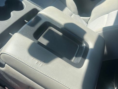 Used 2018 Chevrolet Silverado 1500 Custom w/ Custom Value Package image 22