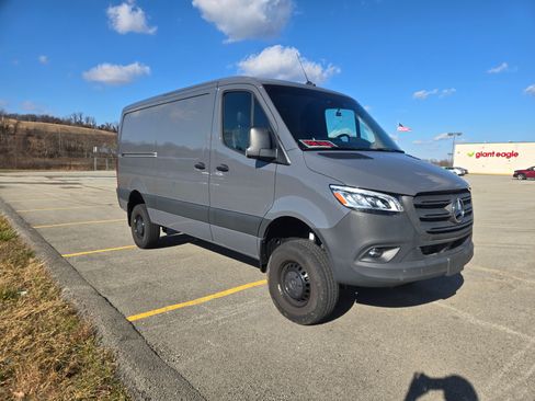Used 2024 Mercedes-Benz Sprinter 2500 image 15