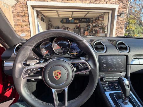 Used 2022 Porsche 718 Boxster image 12