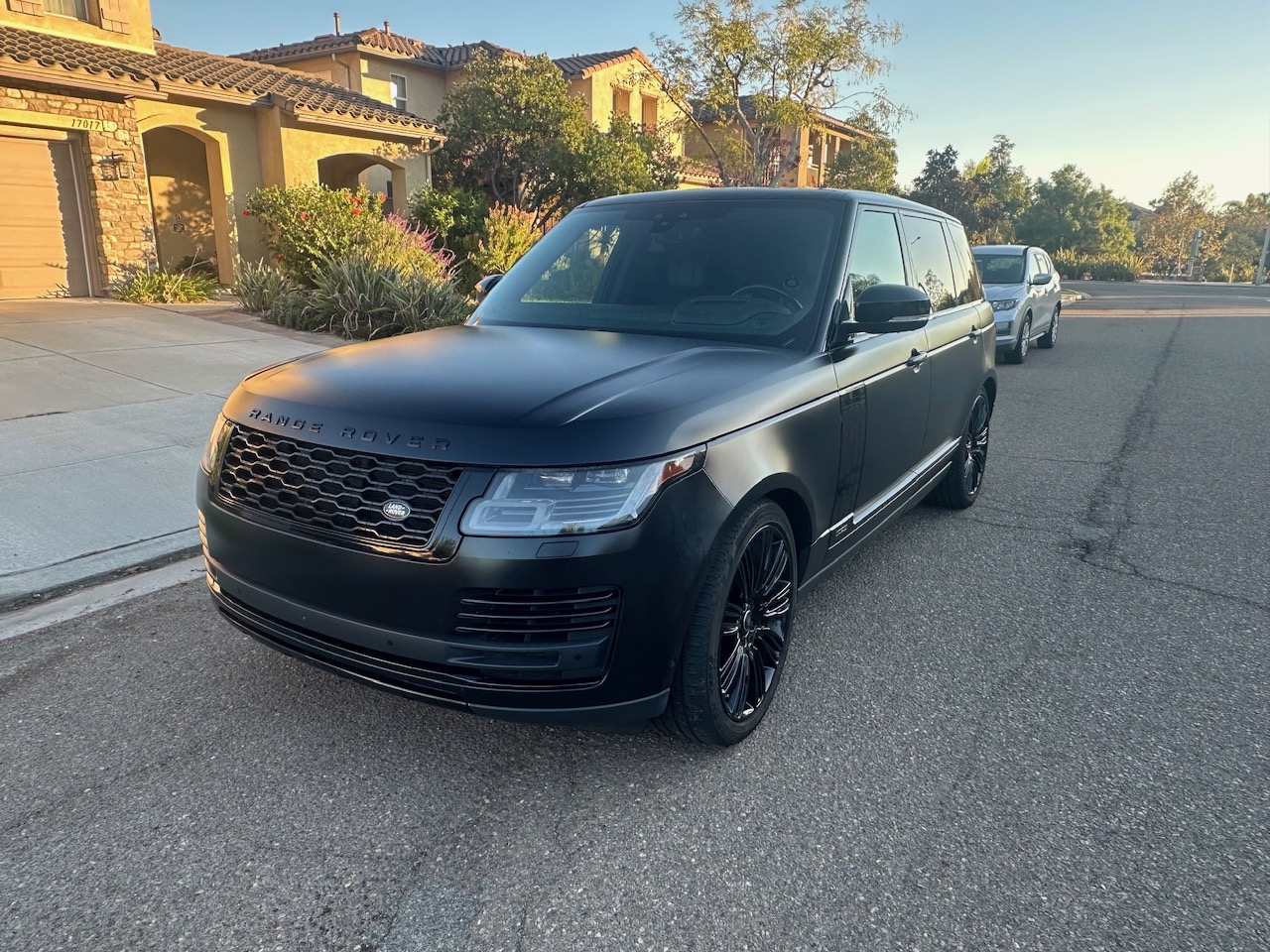 Used 2019 Land Rover Range Rover Long Wheelbase Supercharged AWD/4WD image 6