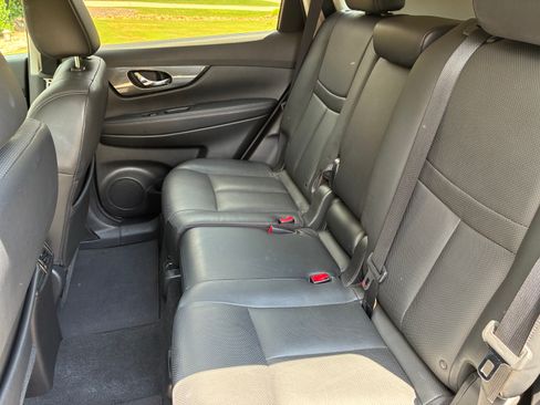 Used 2015 Nissan Rogue SL w/ SL Premium Package FWD image 15