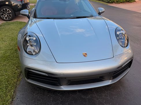 Used 2021 Porsche 911 Carrera image 1