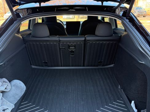 Used 2025 Tesla Model Y Long Range image 8