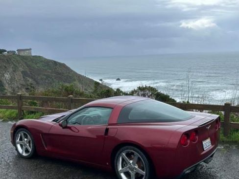 Used 2007 Chevrolet Corvette Coupe w/ Preferred Equipment Group image 1