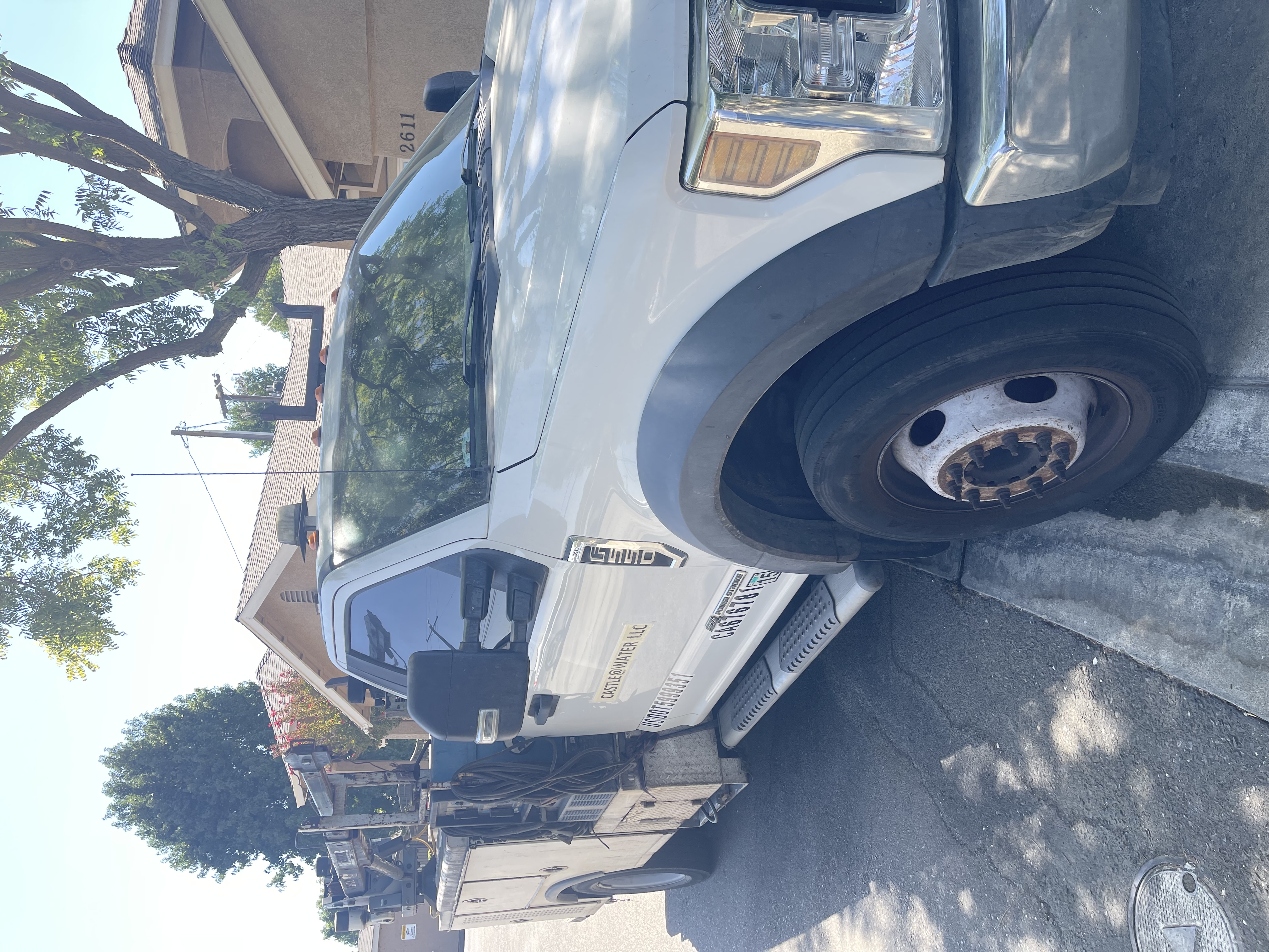 Used 2019 Ford F550 Luxury RWD image 1