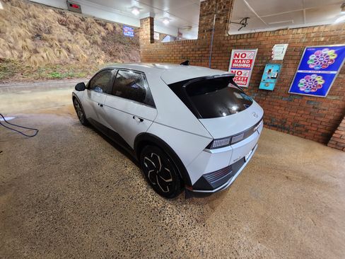 Used 2023 Hyundai Ioniq 5 SEL image 8